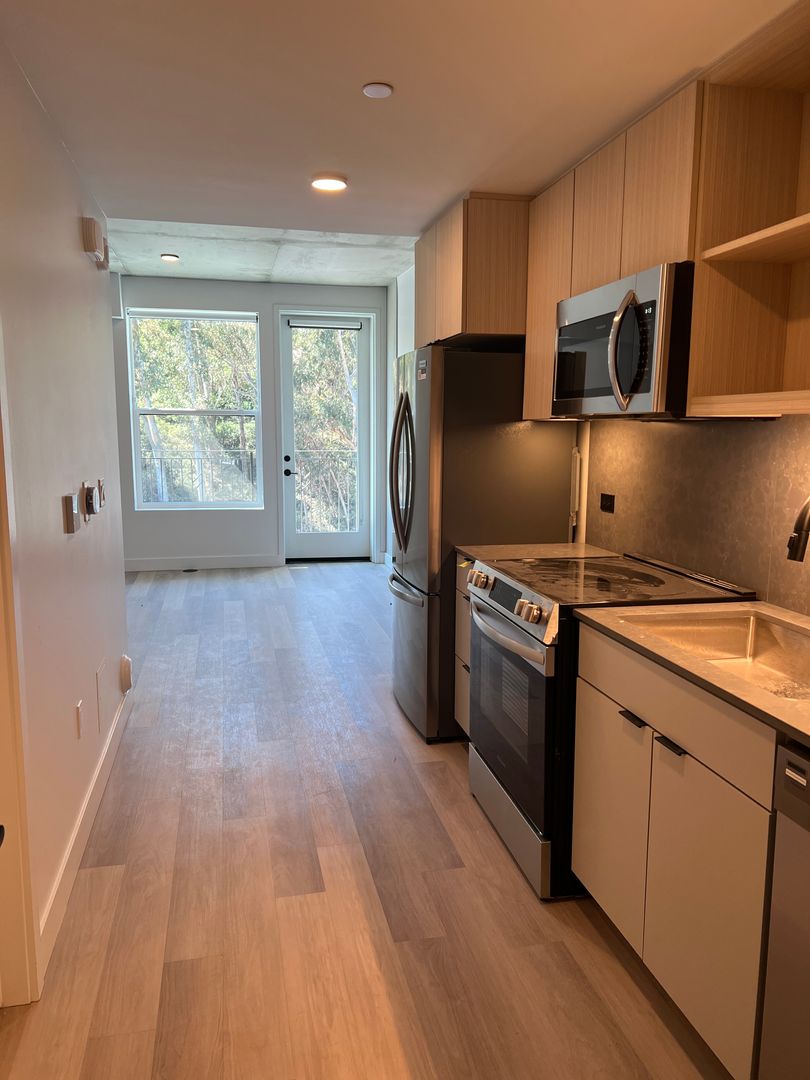 San Diego Apartment: 3660 Reynard Way