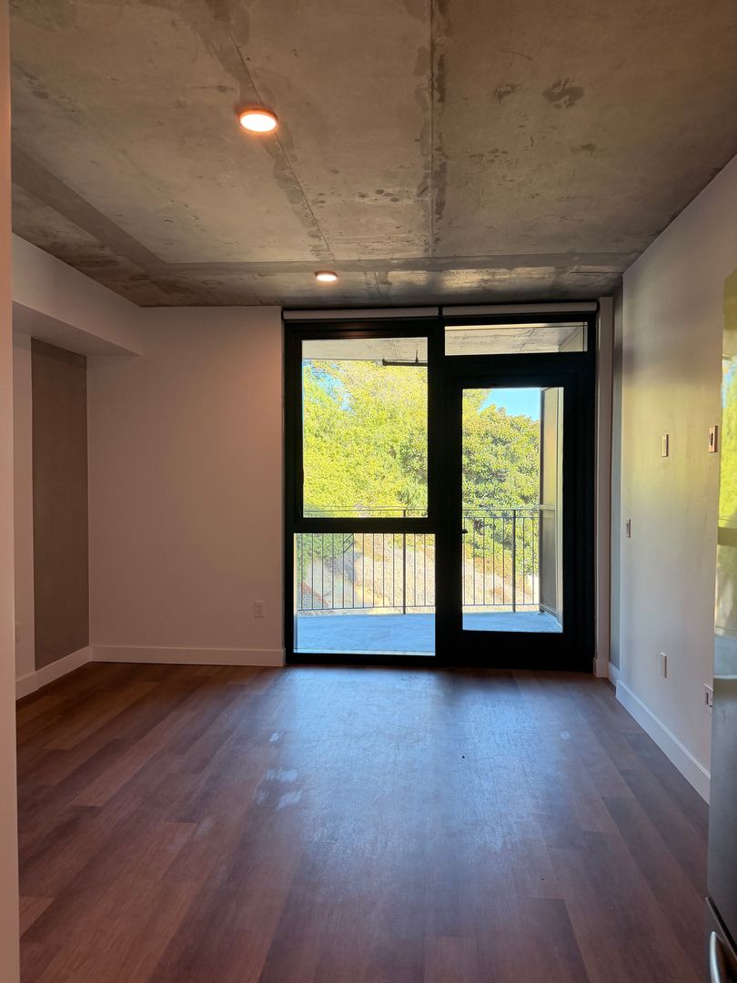 San Diego Apartment: 3660 Reynard Way