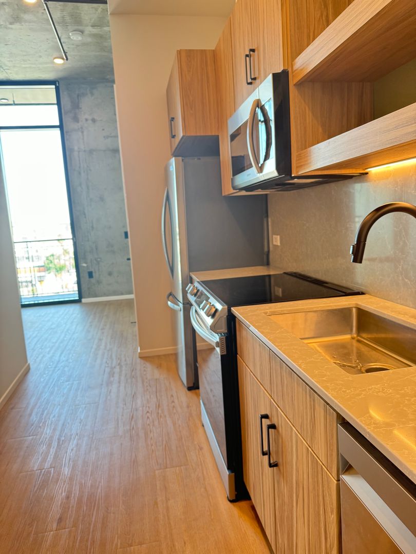 San Diego Apartment: 3067 5th Ave.