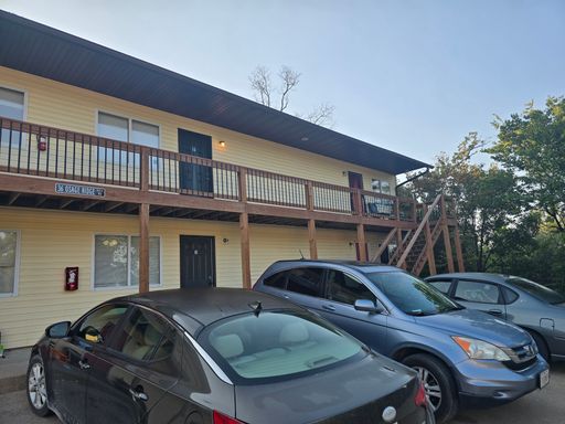 2 Bedroom , 1 Bathroom Apartment!