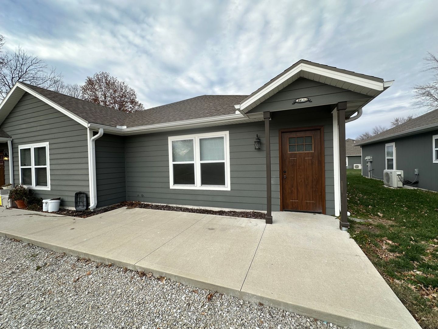 Green Ridge Apartment: 201 S Illinois St