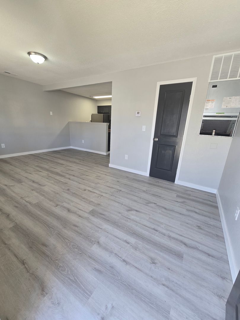 Lake Ozark Apartment: 33 Osage Ridge Rd #1