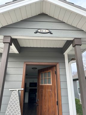 Listing photo thumbnail