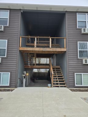 Listing photo thumbnail