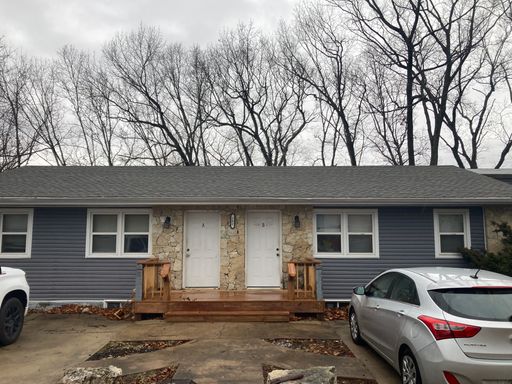 2 Bedroom 1 Bathroom Apartment!