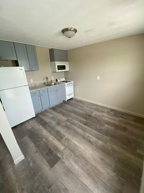 Listing photo thumbnail