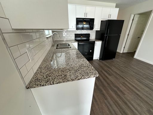 Listing photo thumbnail