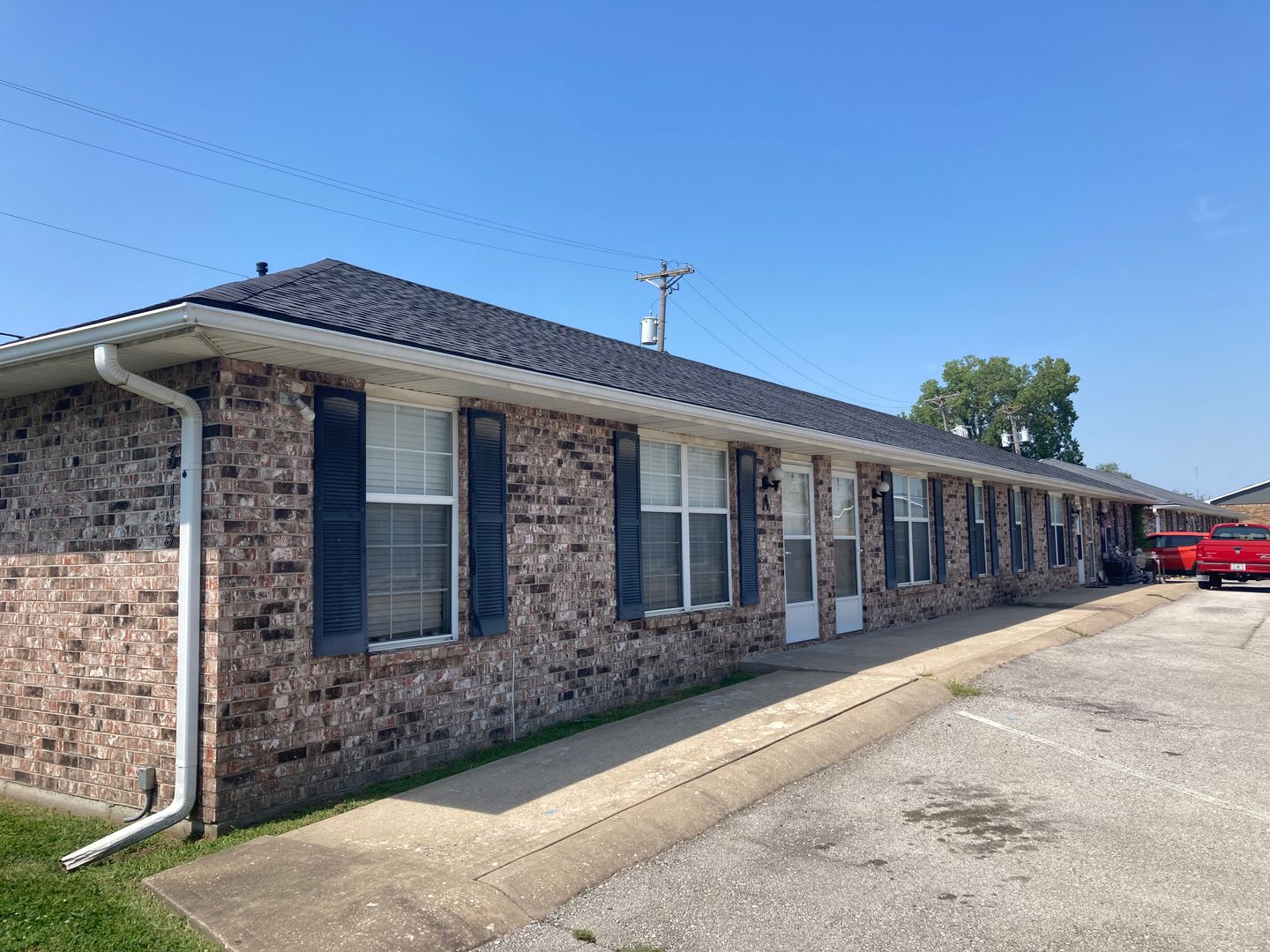 Warrensburg Apartment: 313 E. North St