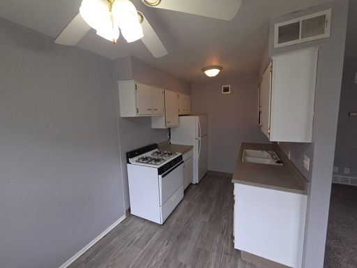 Listing photo thumbnail