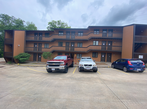 2 Bedroom 1 Bathroom Apartment!