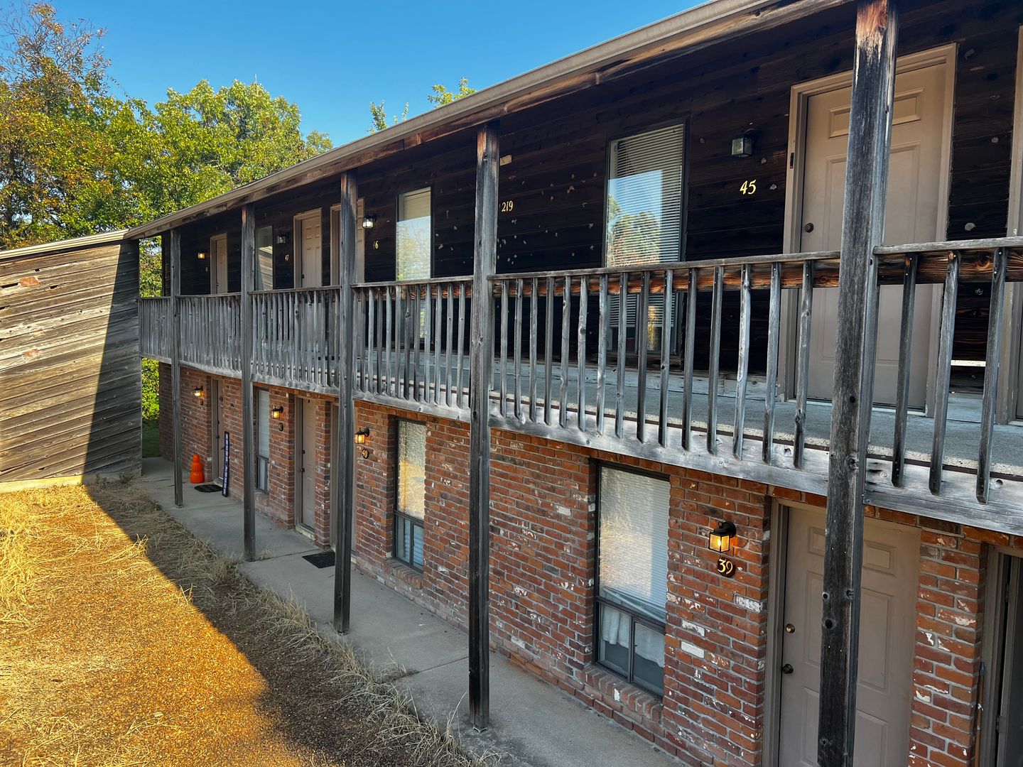 Jefferson City Apartment: 100-219 Amador Ave