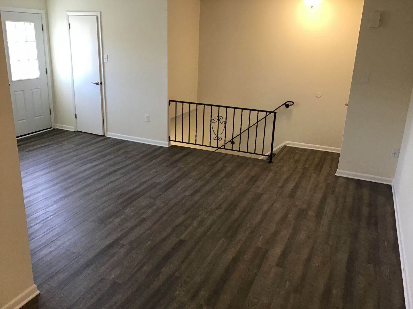 Lancaster Apartment: 30 Waverly Avenue