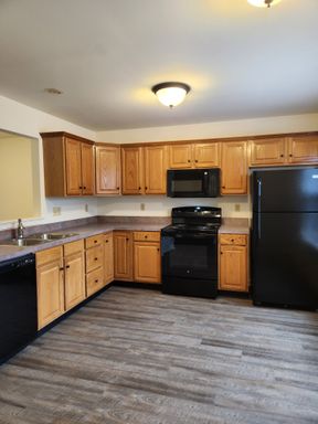 2 Bedrooms / 2.5 Baths - Interior Townhome w/ One (1) Car Attached Garage and Unfinished Basement – photo 1