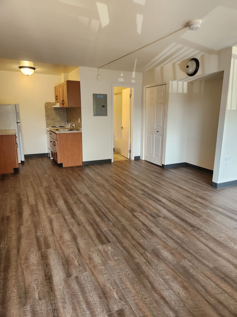 Lancaster Apartment: 831 Fremont Street