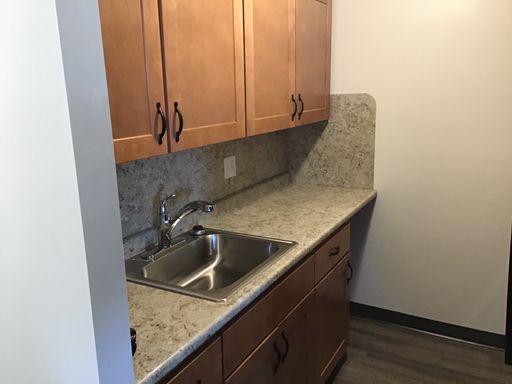 1 Bedroom / 1 Bath - 2nd Floor Apartment – photo 1