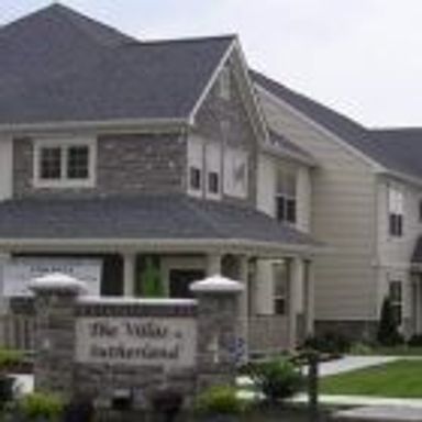 2 Bedrooms / 2 Baths - 2nd Floor, Interior Apartment – photo 1