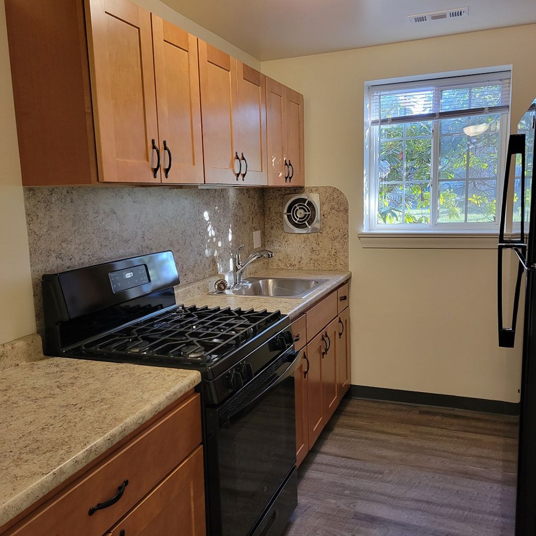 Lancaster Apartment: 30 Waverly Avenue