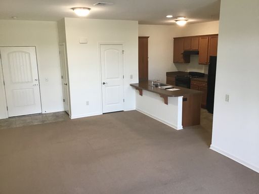 2 Bedroom / 2 Bath - 1st Floor Apartment – photo 1