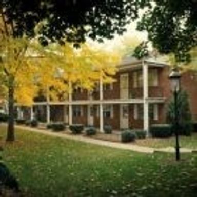 1 Bedroom / 1 Bath - 2nd Floor Apartment – photo 1