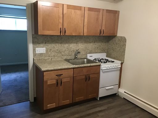 1 Bedroom / 1 Bath - 2nd Floor Apartment – photo 1