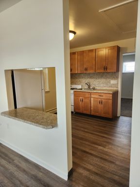 1 Bedroom / 1 Bath - 2nd Floor Apartment – photo 1