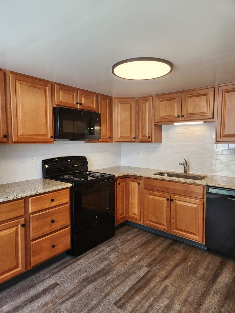 Lancaster Apartment: 220 N. President Avenue