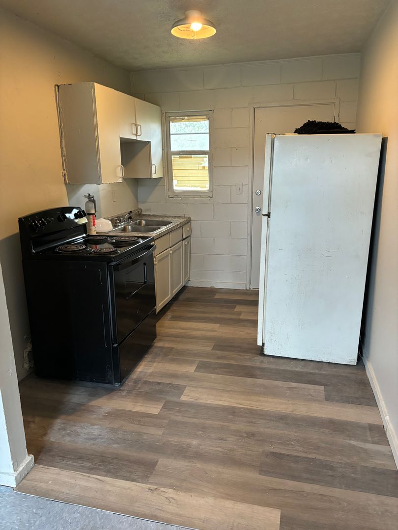 Columbus Apartment: 403 17th Avenue