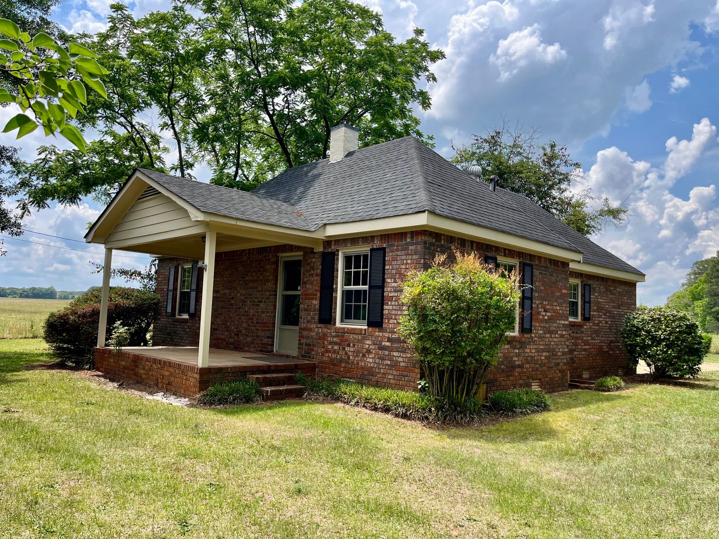 Watkinsville House: 2061 Hodges Mill Rd