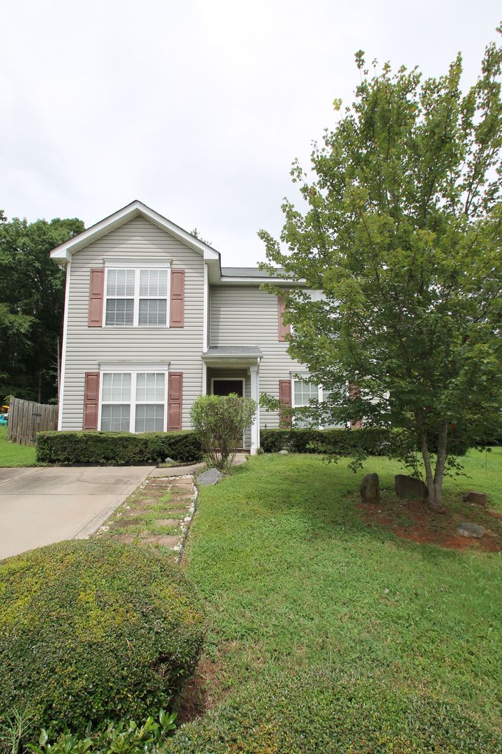 Rock Hill House: 1232 Shenandoah Circle