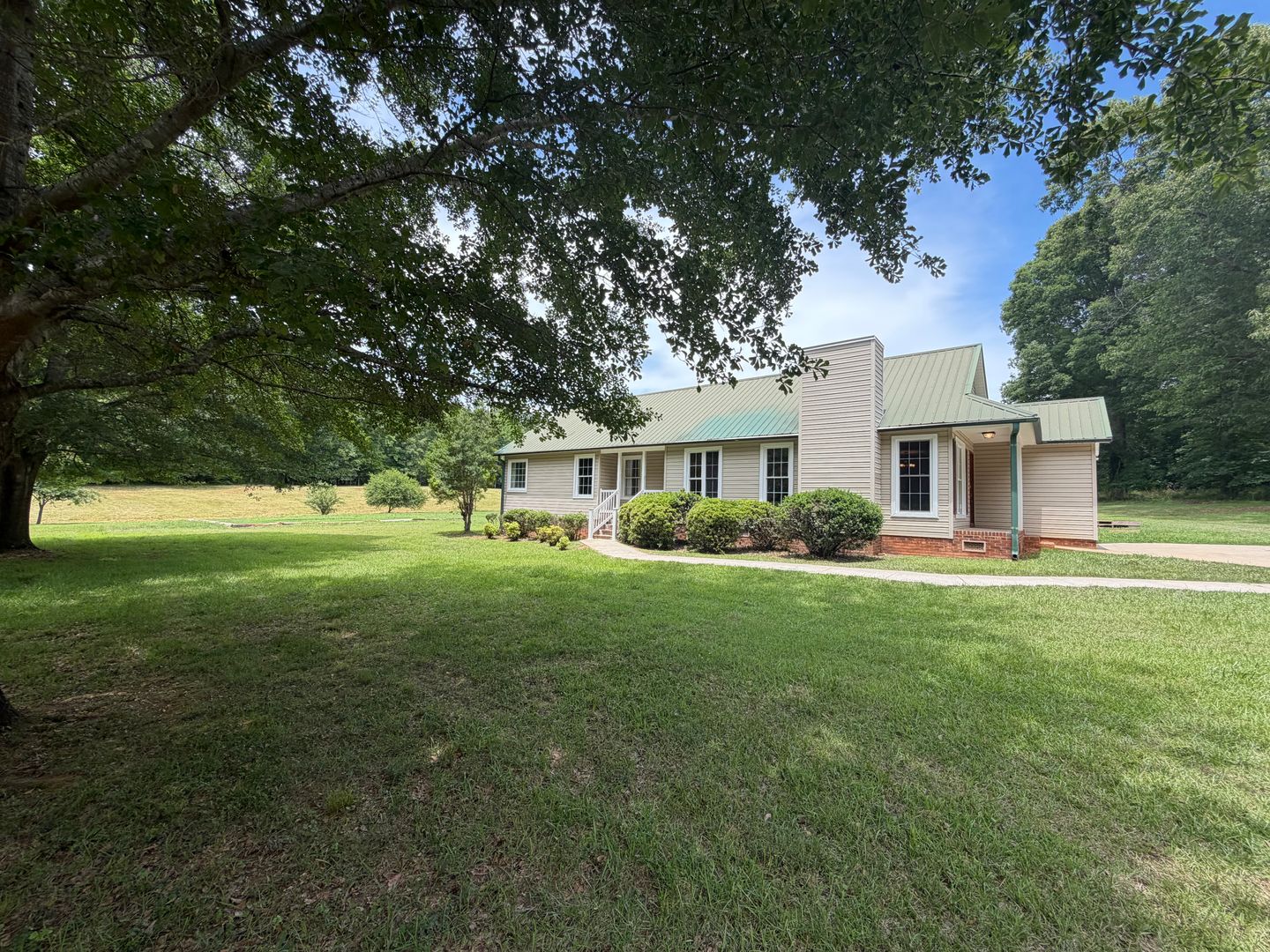 Hickory Grove Road 5126 2 of 12