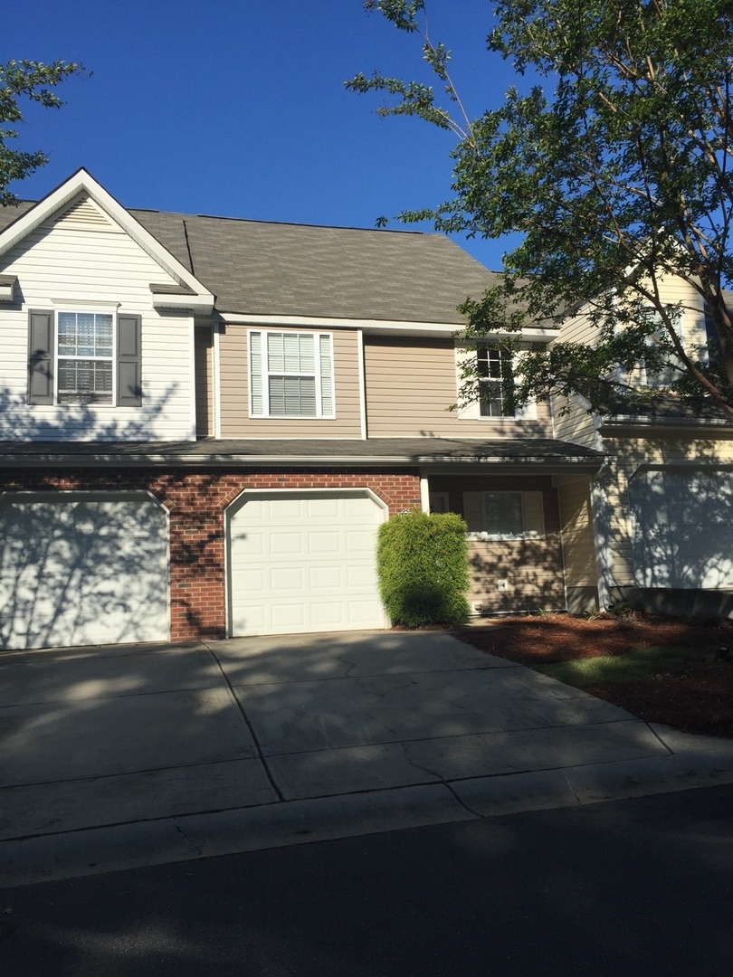 Rock Hill House: 1364 Walnut Hill