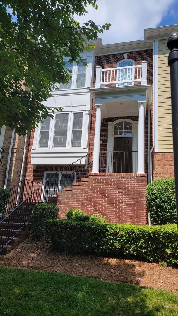 Fort Mill House: 925 Lyndley Drive