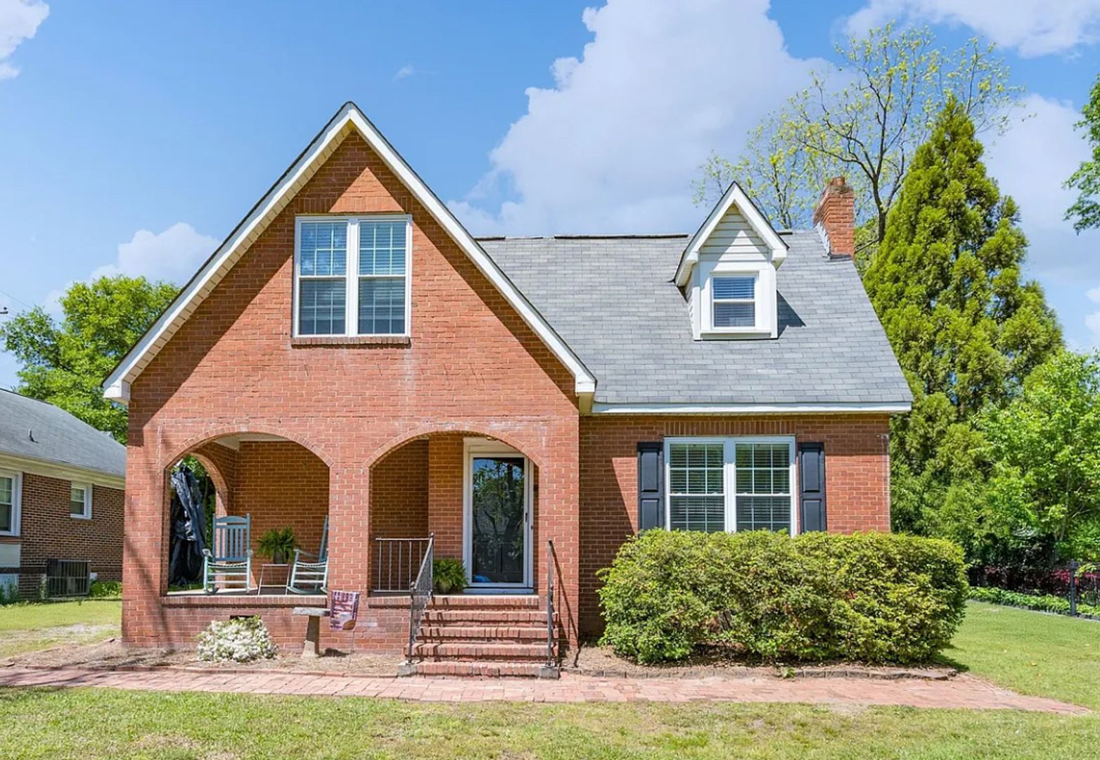 Rock Hill House: 709 Myrtle Drive