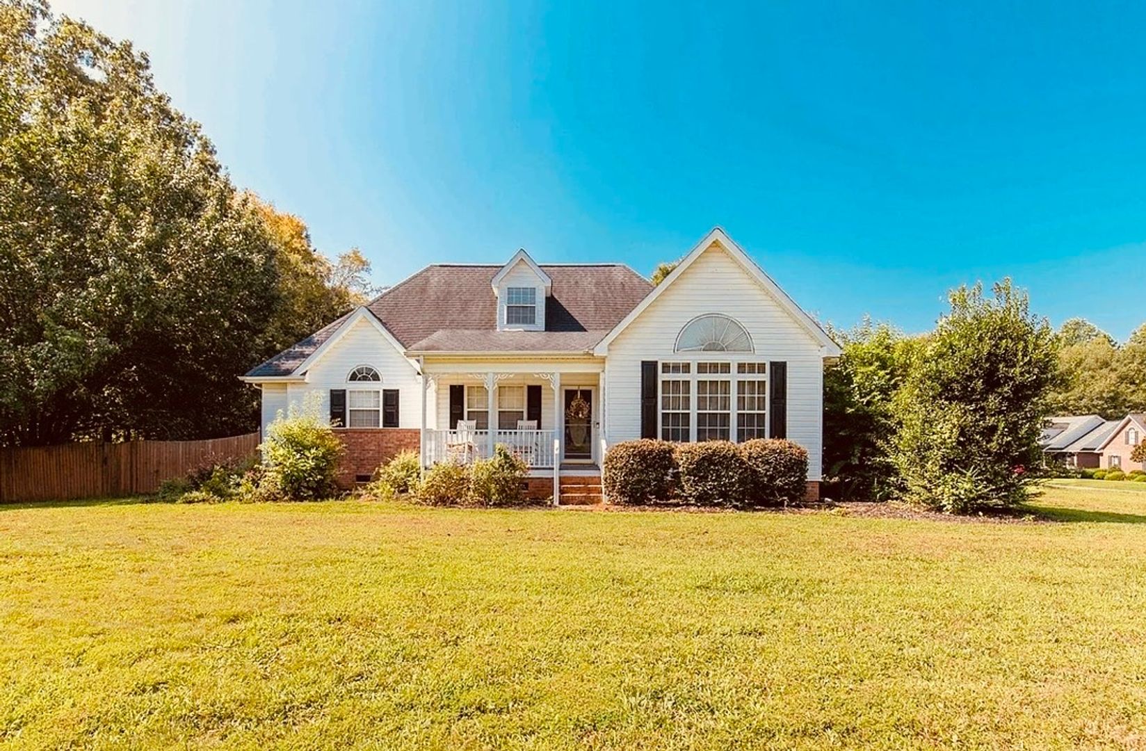 York House: 903 Little Brook Circle