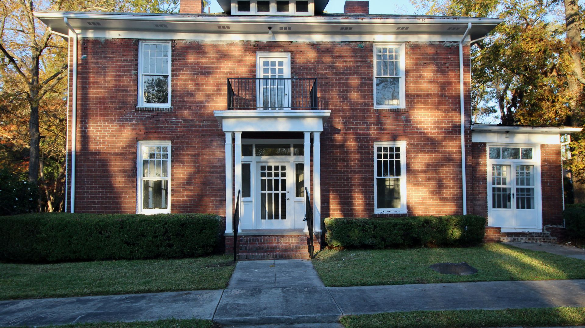 Chester House: 107 Pine Street Unit A