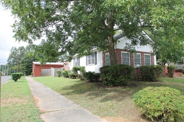 Rock Hill House: 556 Flint Street