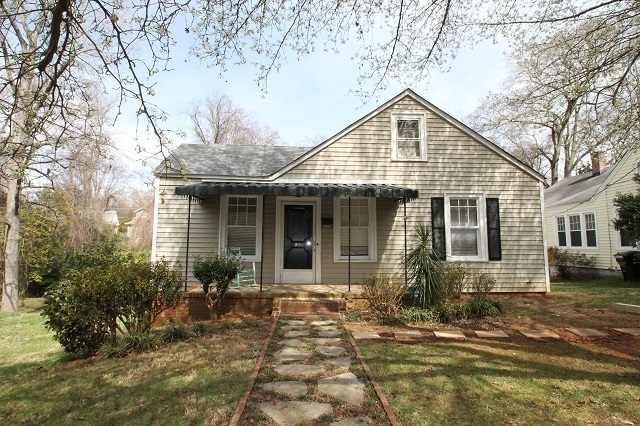 Rock Hill House: 320 Oak Drive