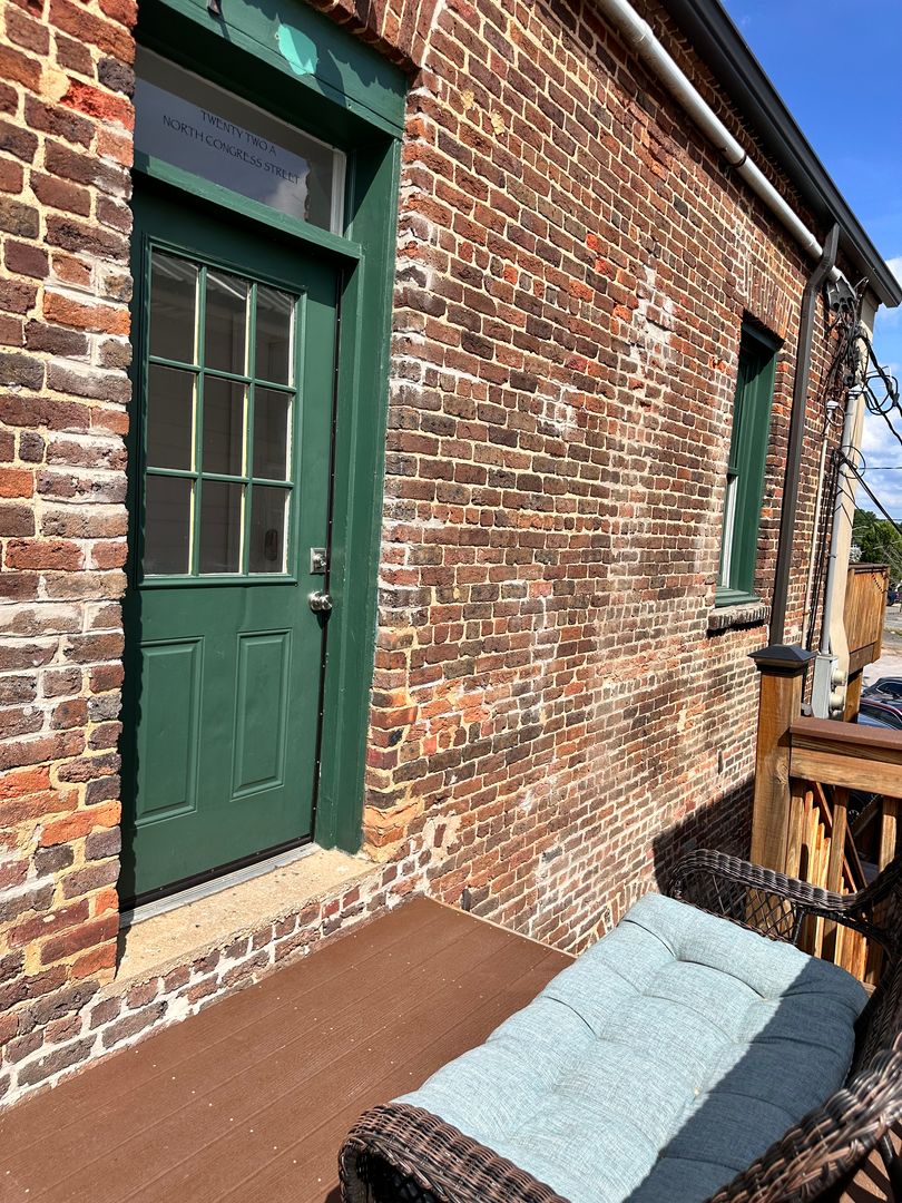 York House: 22 N Congress Street Apt B