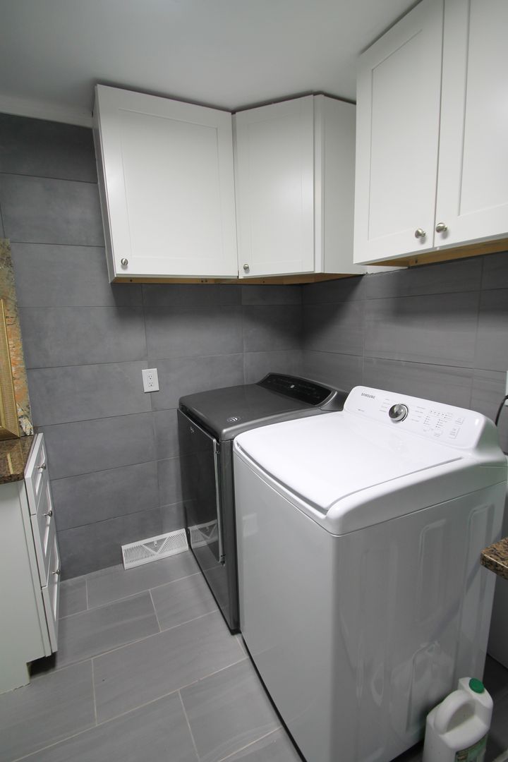 Laundry room at Lakeside Drive 421
