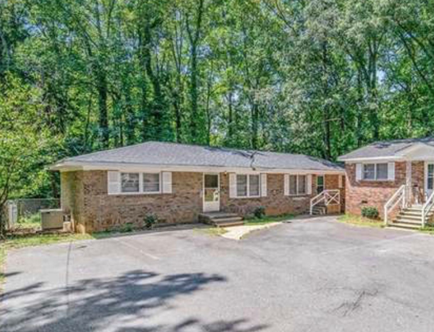 York House: 340 D. East Jefferson Street