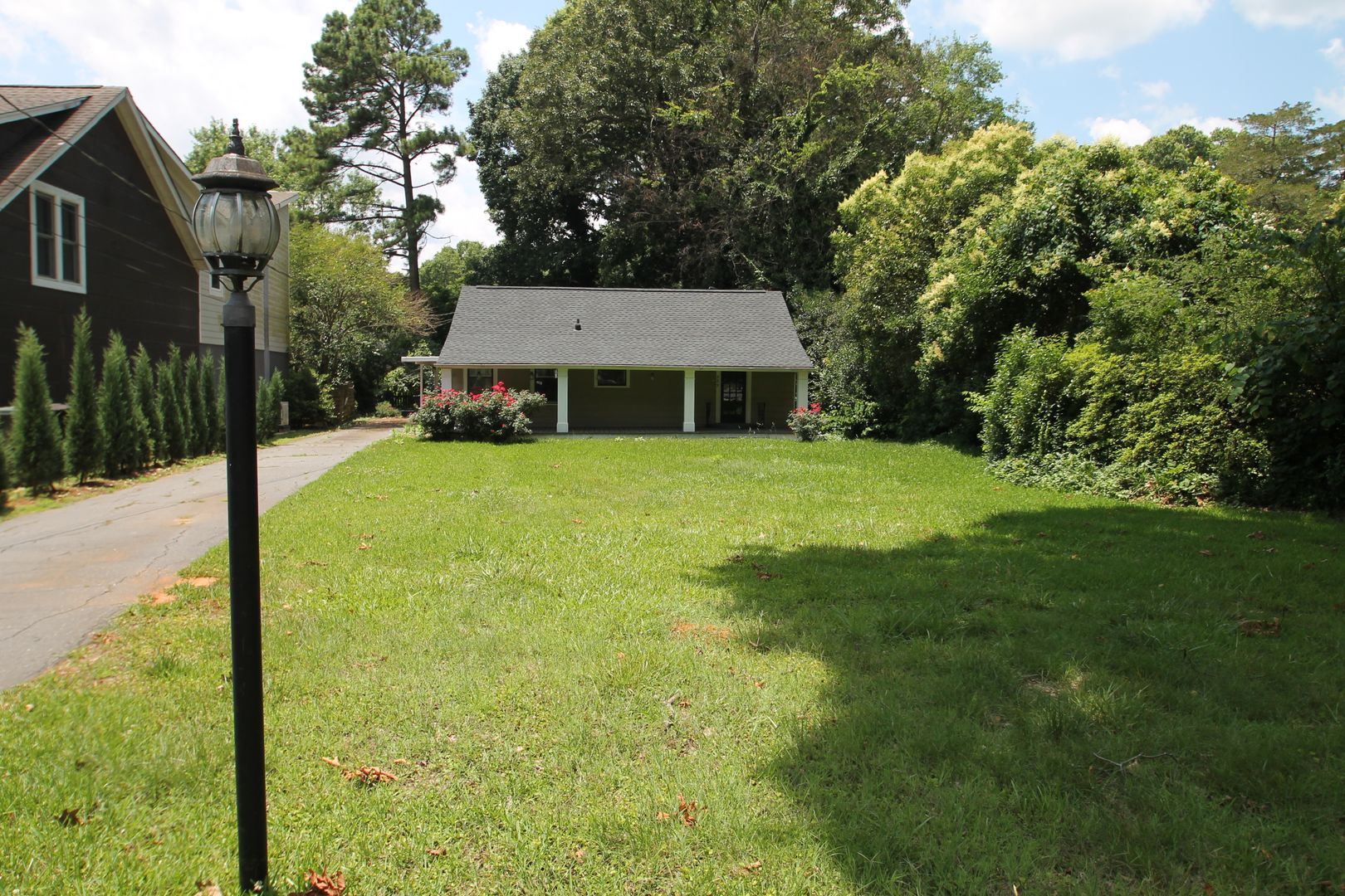 Rock Hill House: 525 Forest Lane