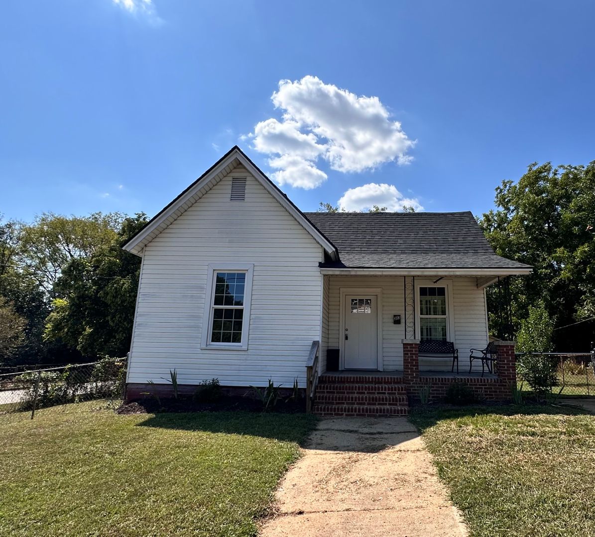 Rock Hill House: 303 Long Street