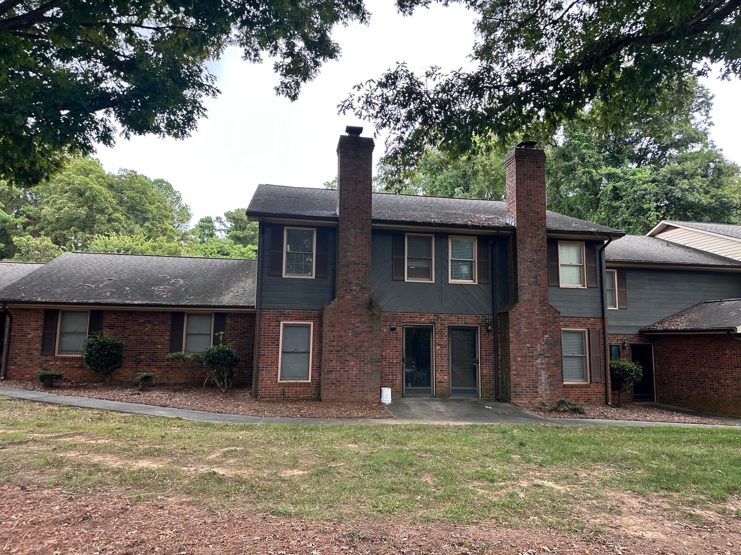 Rock Hill House: 1644 India Hook Road