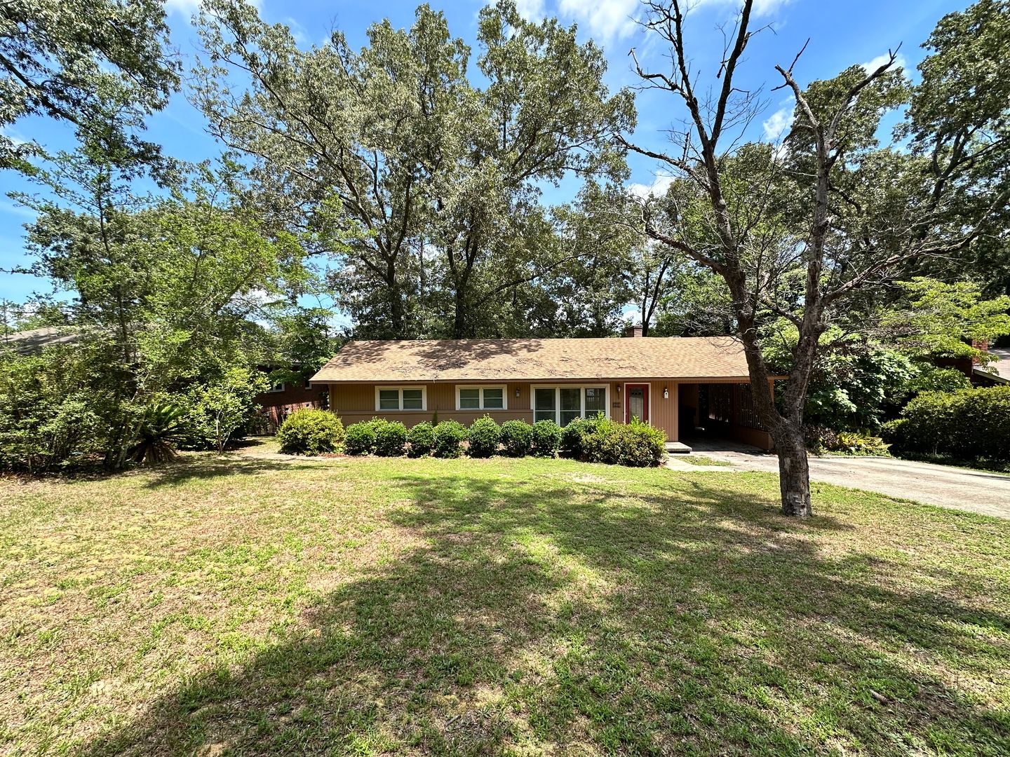 Columbia House: 3221 Foxhall Road