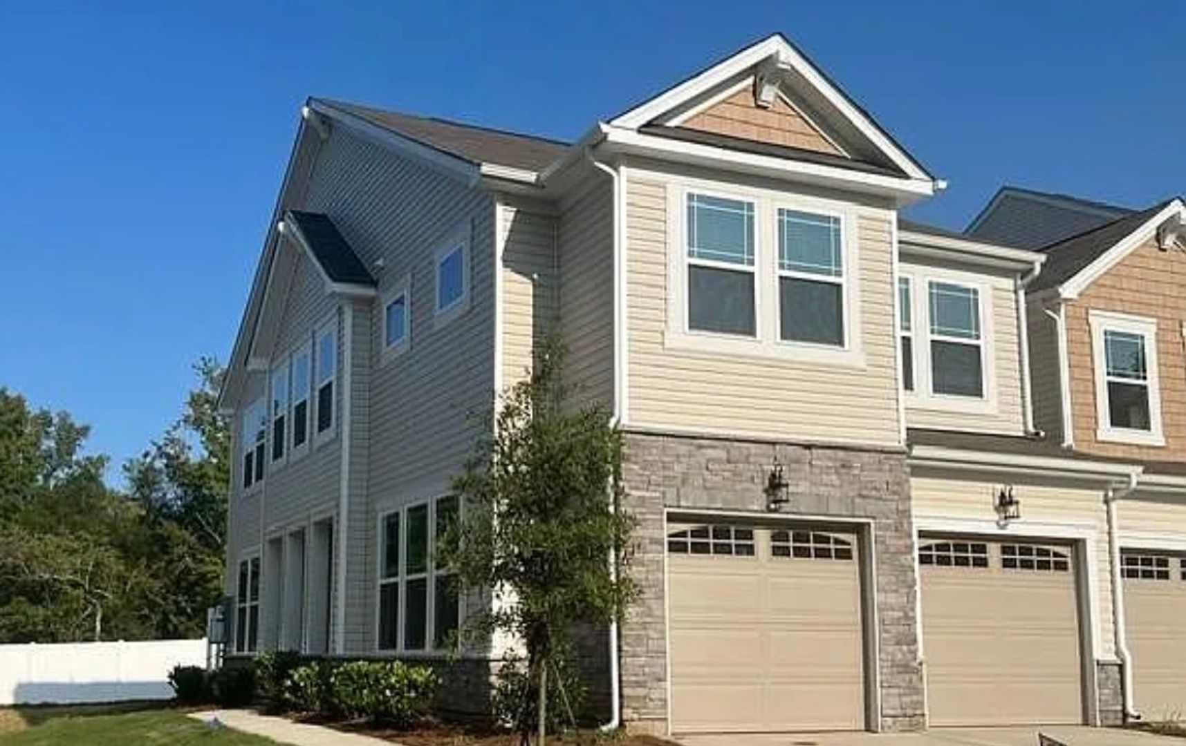 Indianland House: 1648 Munstead Place
