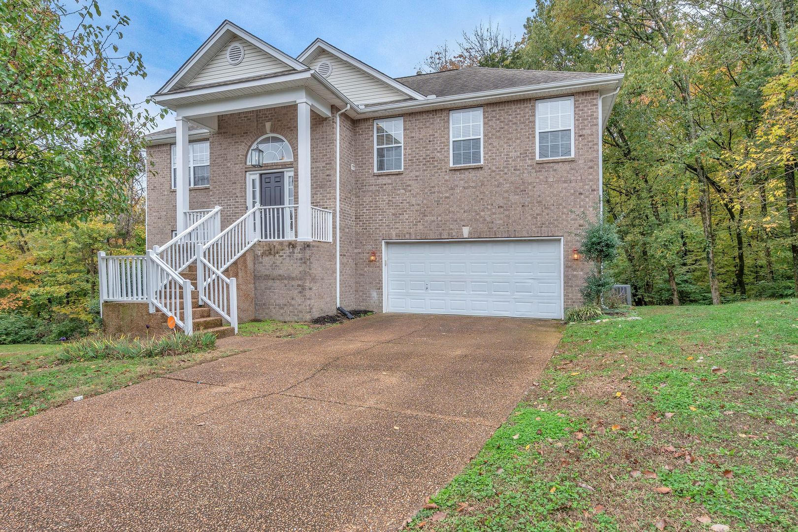 Nashville House: 308 Splitwood Ct