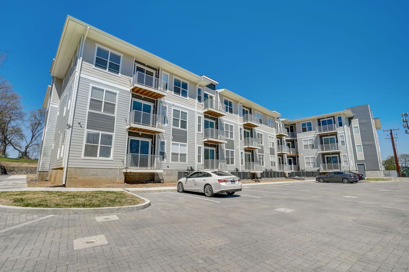 Madison Apartment: 125 Liberty Lane