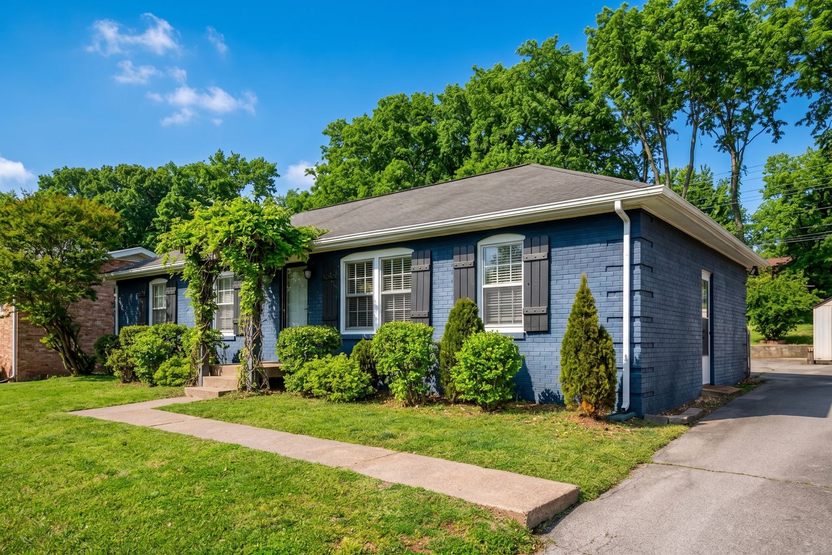 Nashville House: 514 Continental Dr