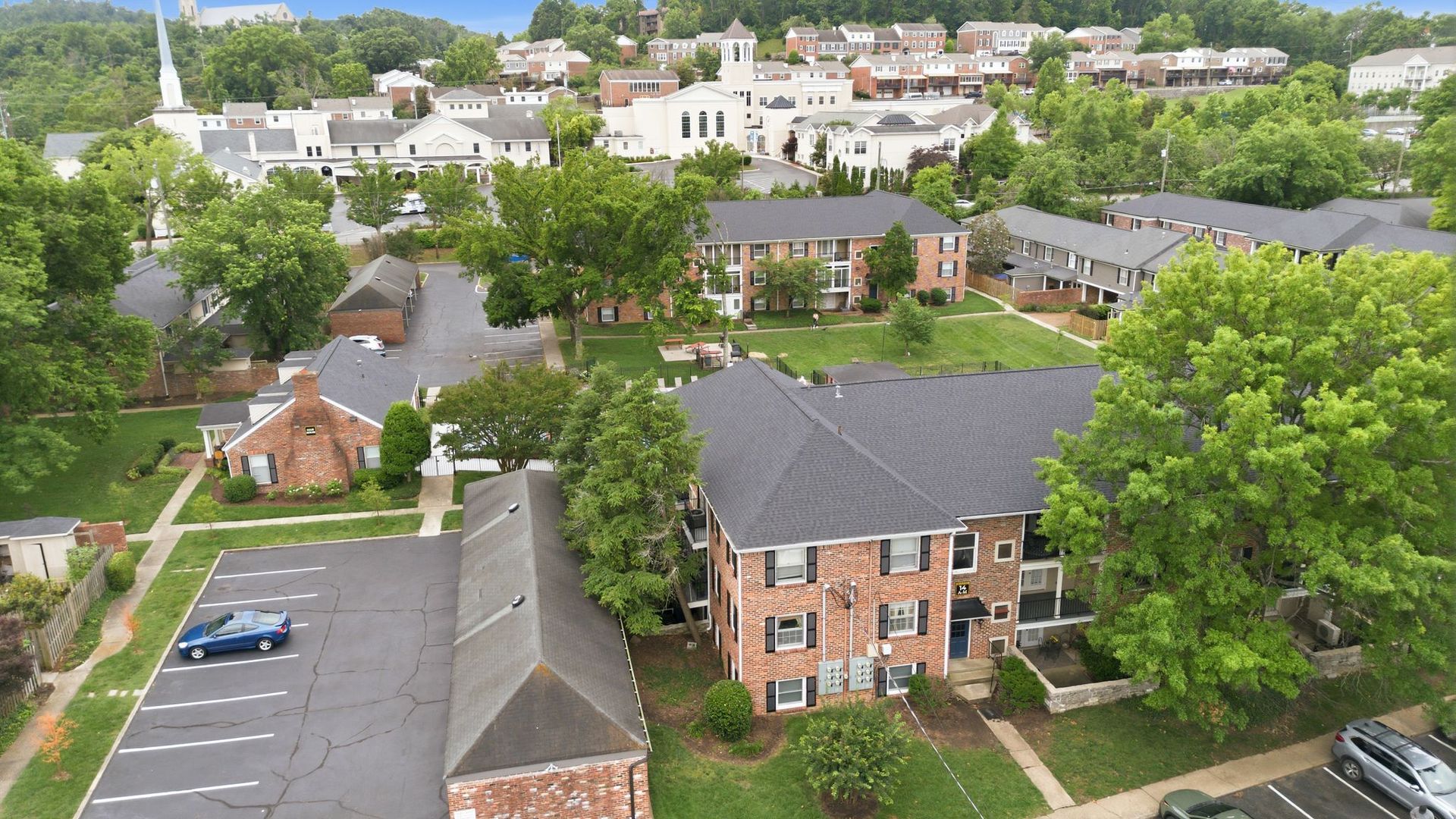 Nashville Condo: 5025 Hillsboro Pike