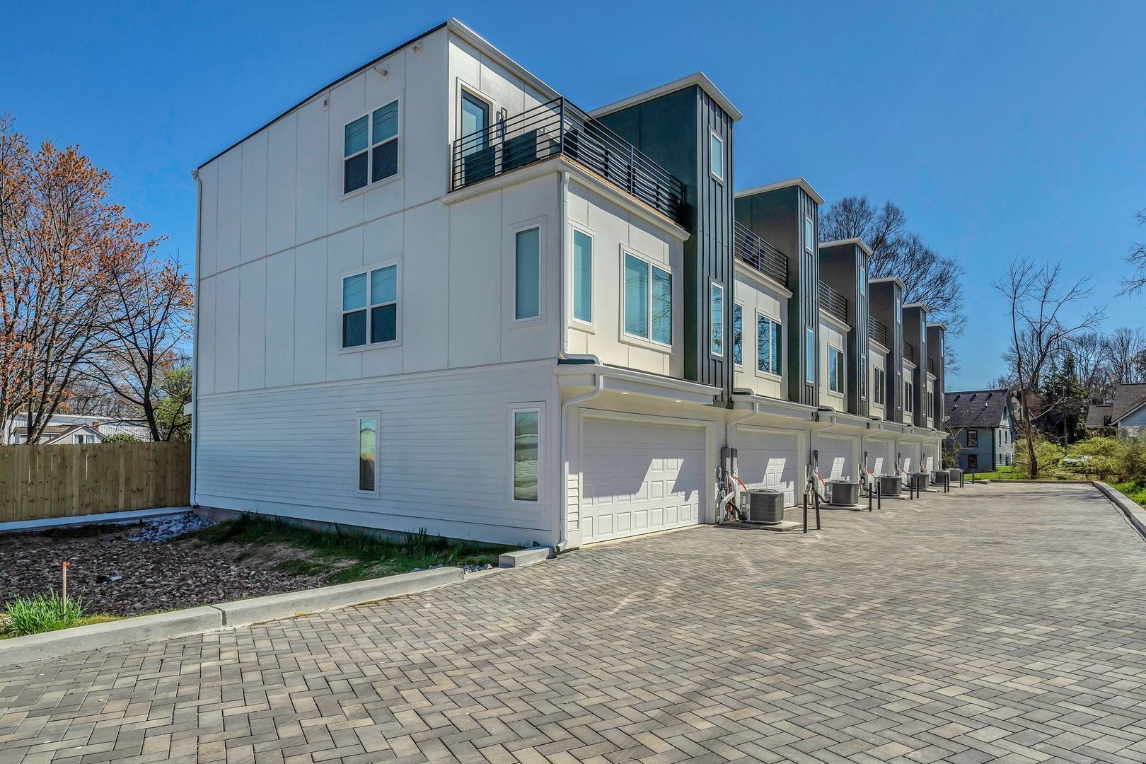 Nashville Apartment: Kirkland Ave